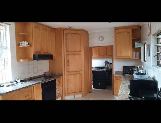 4 BEDROOM HOUSE FOR SALE IN GLENVISTA